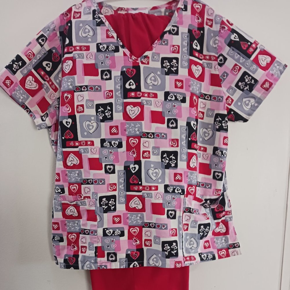 Medical scrub set.     Size large.